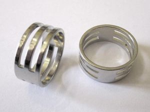 Jump ring opener/ closer ring