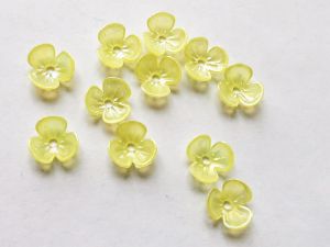 Akryylikukka 3 terälehtinen AB keltainen