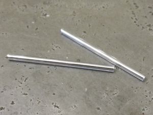Lasihelmiputki sinertävä hopea (30mm)
