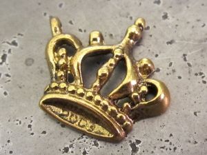Pendant decorated crown G