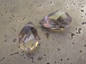 Kristalli brioletti AB-savunharmaa