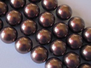 Shell based pearl 12mm dark brown