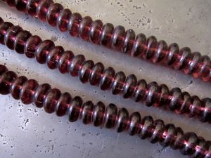 Glass bead rondelle plum (4x8mm)