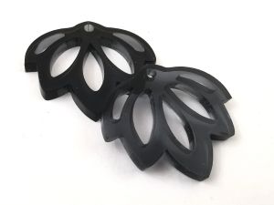 Akryylikukka kellokukka läpikuultava harmaa 23x25mm (2kpl)