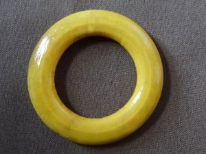 Wood ring yellow 44mm
