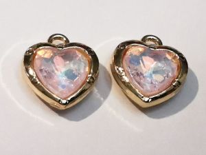 Riipus sydän vaaleanpunaisella fasetoidulla lasisydämellä (2 kpl) K