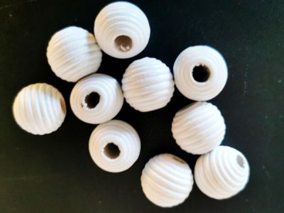 Wood bead white beehive(13mm)