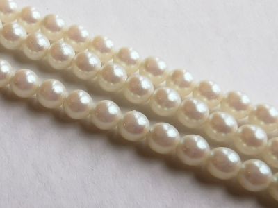 Tsekkiläinen helmiäislasi 4mm valkoinen helmi (30kpl)