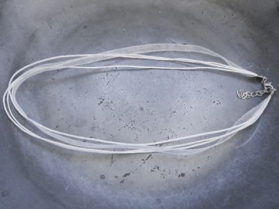 Necklace organza white