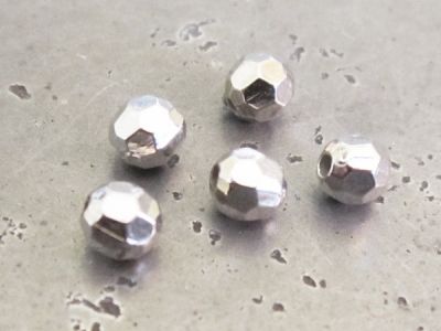 Metallijäljitelmähelmi fasettihiottu (4mm) CCB2020 (110kpl)