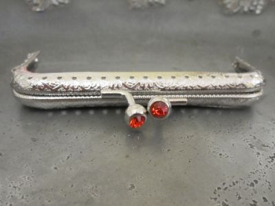 Kukkarolukko kantikas strassi punainen (105mm)
