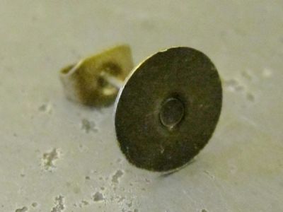 Nappikorvis liimattava (8mm) M (8pr)