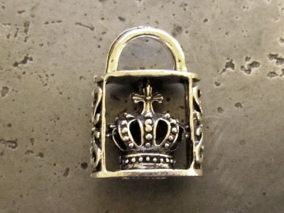 Pendant lock with crown