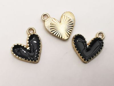 Riipus emaloitu sydän musta K (3kpl)