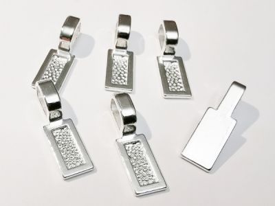 Pendant bail rectangle clue on